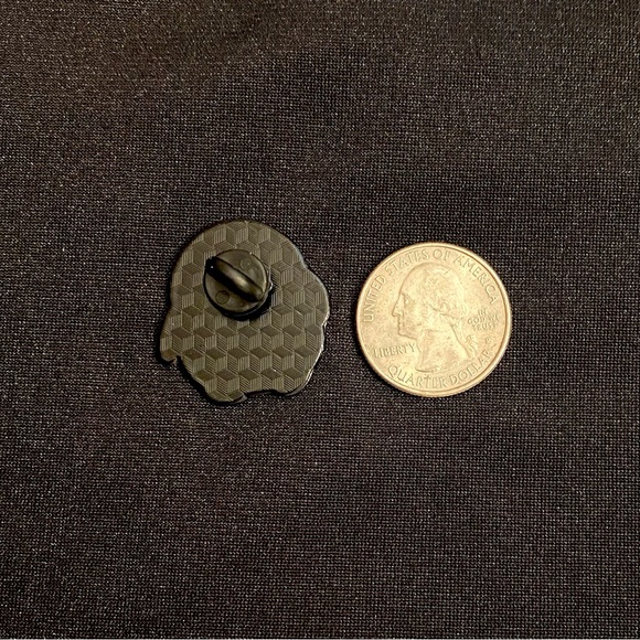 NEW: Killer Penguin Enamel Pin or Magnet. Do what she says and no one gets hurt - Picture 3 of 4